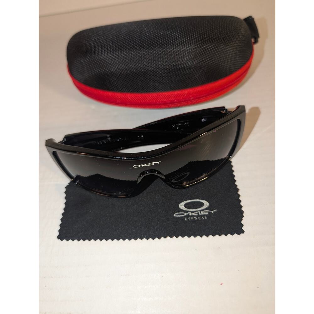 Oakley Men's Black Wraparound Sunglasses